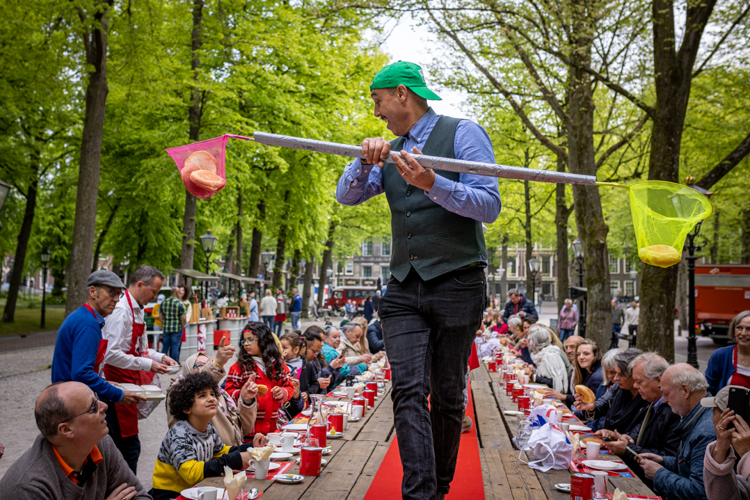 gerechten op de vrijheidsmaaltijd bereidt door de Participatiekeuken